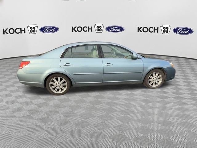 Used 2006 Toyota Avalon XLS image 2