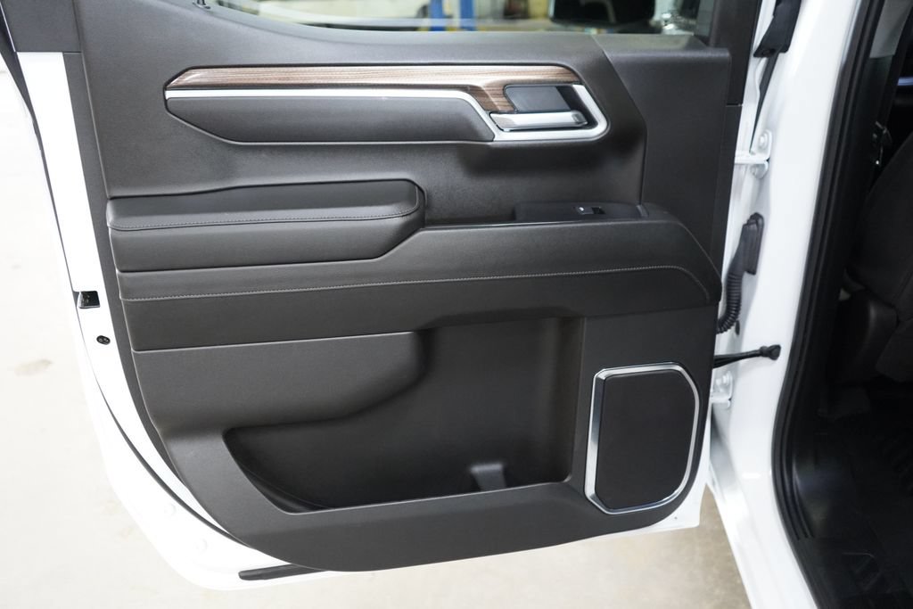 Used 2025 Chevrolet Silverado 1500 LT RWD image 28