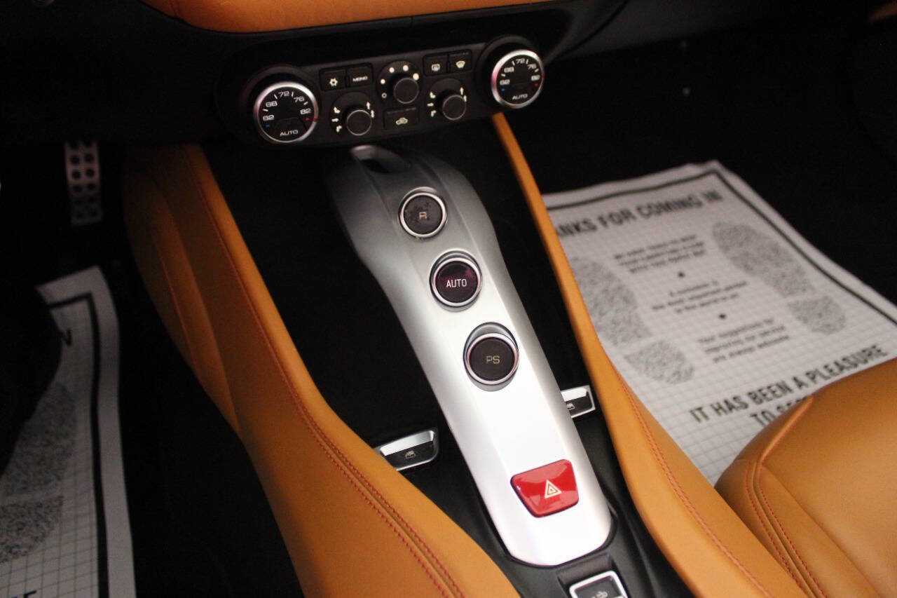 Used 2016 Ferrari California T RWD image 20