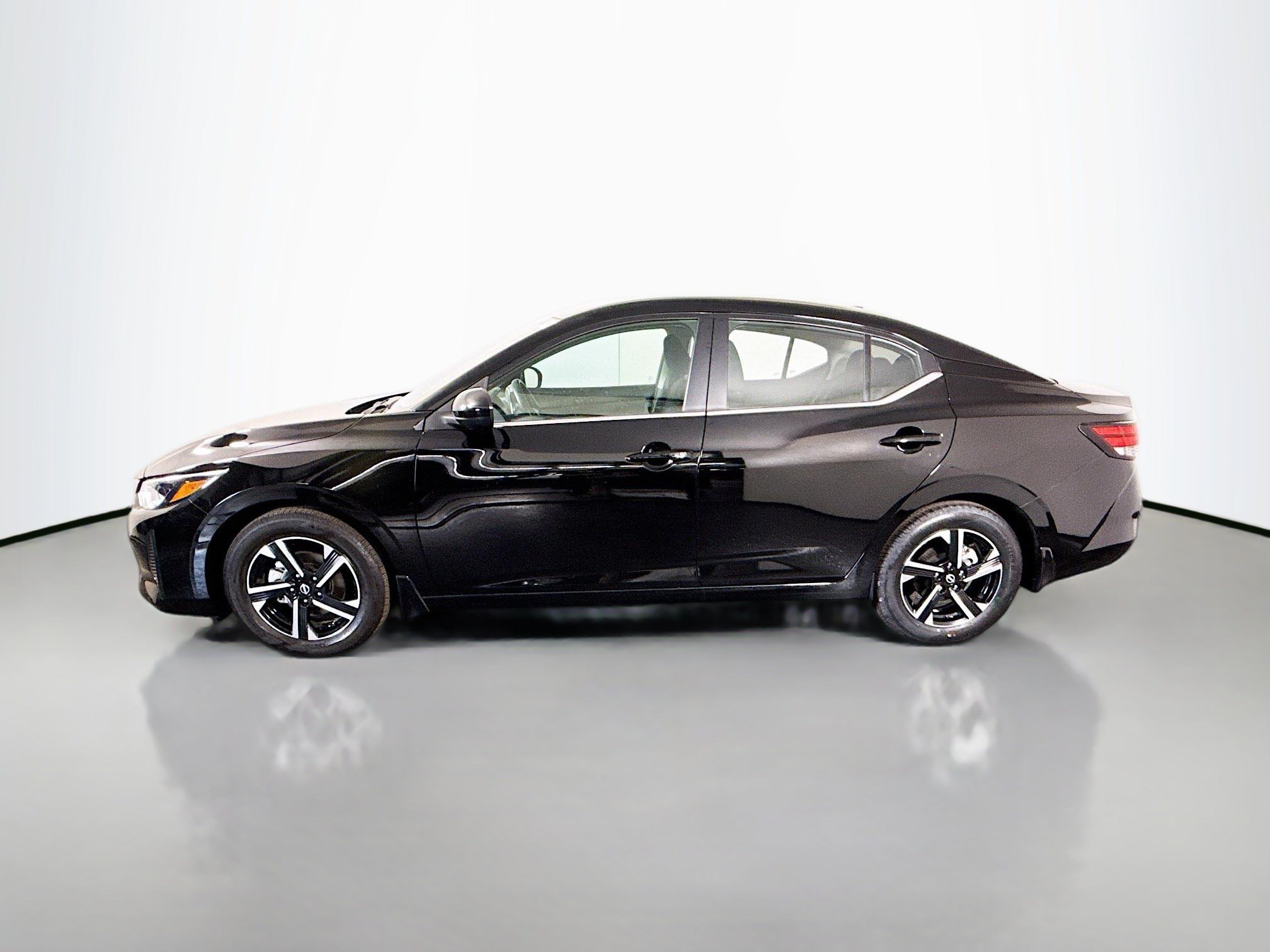 Used 2025 Nissan Sentra SV FWD image 6