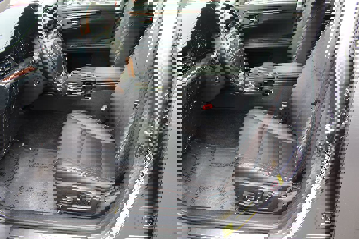 Used 2015 Lexus ES 350 w/ Luxury Package image 16