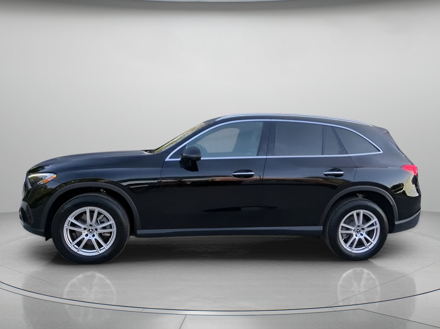 Used 2025 Mercedes-Benz GLC 300 image 16