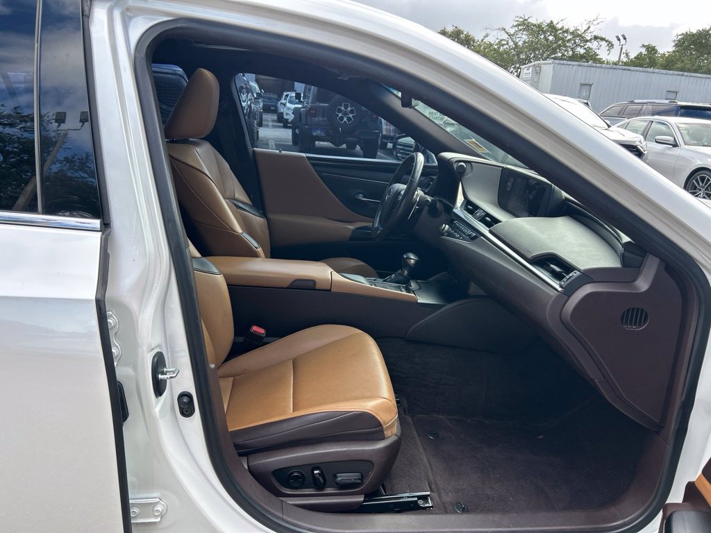 Used 2021 Lexus ES 350 w/ Accessory Package FWD image 38