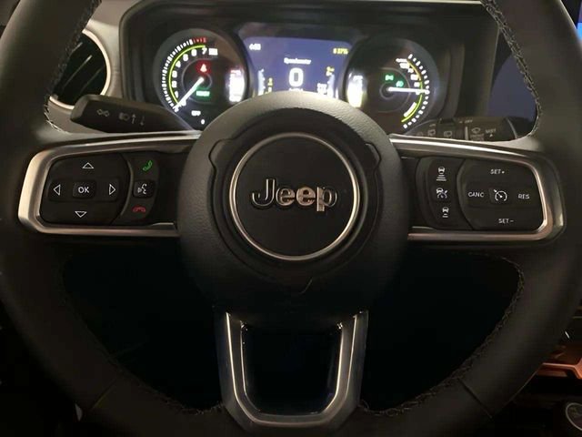 Used 2025 Jeep Wrangler Unlimited Sahara w/ Safety Group image 32