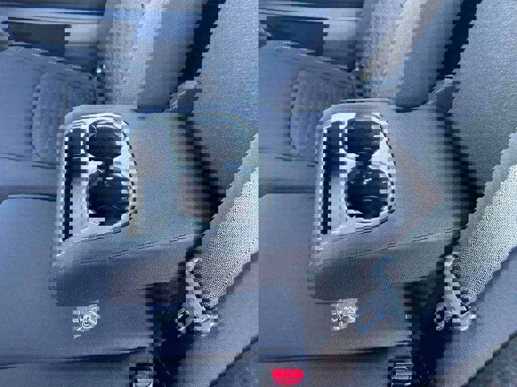 Used 2024 Nissan Pathfinder SV image 12