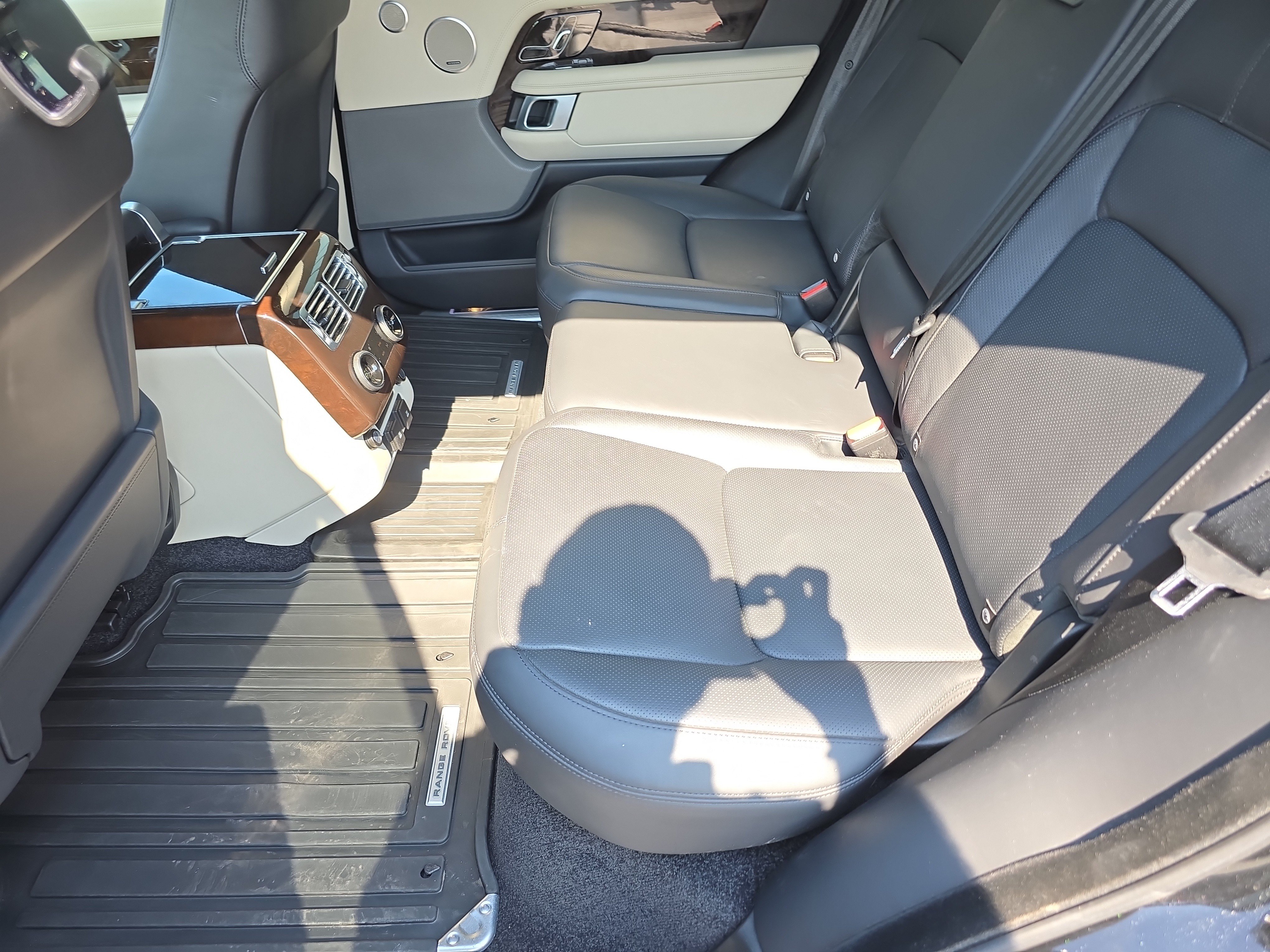 Used 2021 Land Rover Range Rover P525 Westminster Edition LWB AWD/4WD image 14