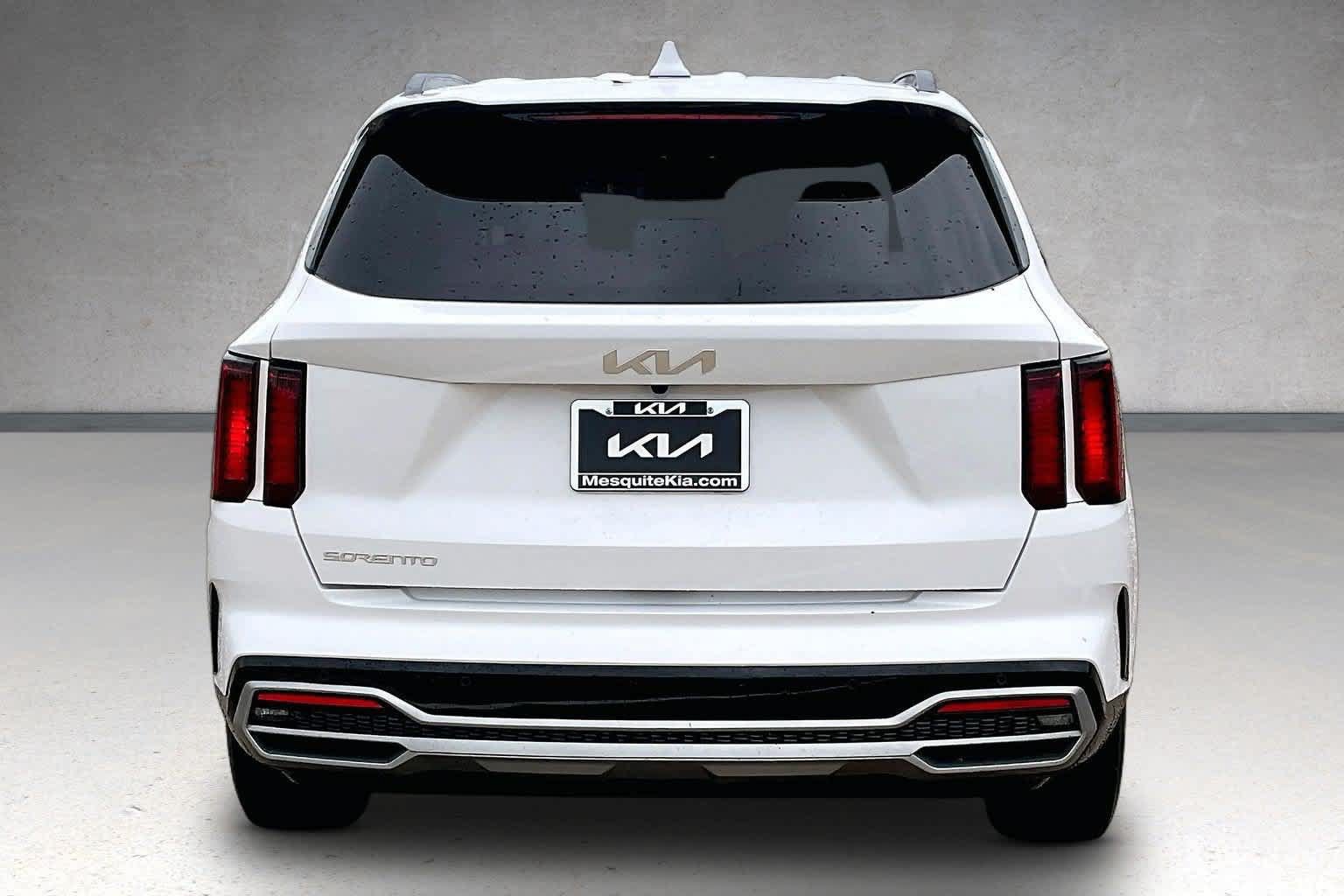 Used 2023 Kia Sorento S FWD image 5