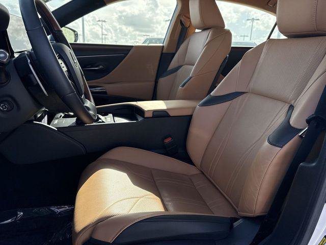 Certified 2024 Lexus ES 350 w/ Technology Package FWD image 11