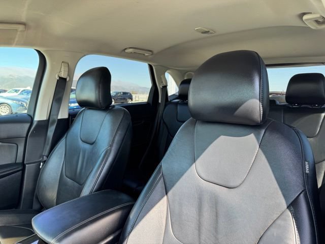 Used 2016 Ford Edge Titanium FWD image 17