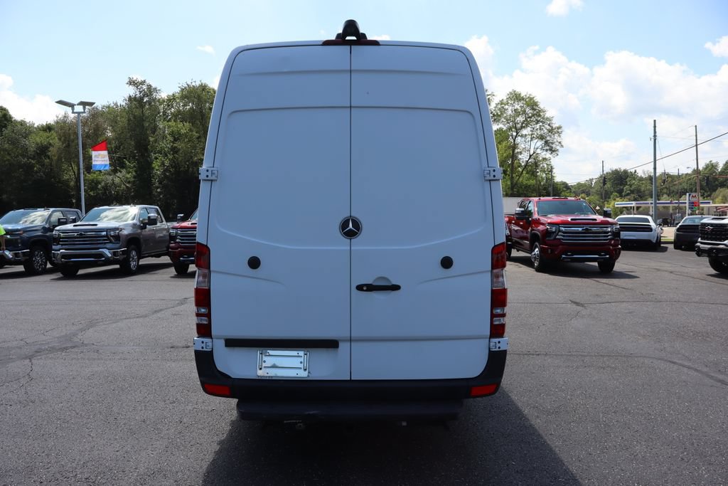 Used 2015 Mercedes-Benz Sprinter 2500 image 40
