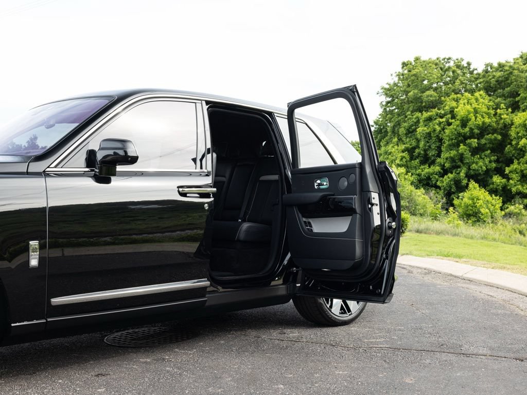 Certified 2021 Rolls-Royce Cullinan AWD/4WD image 50