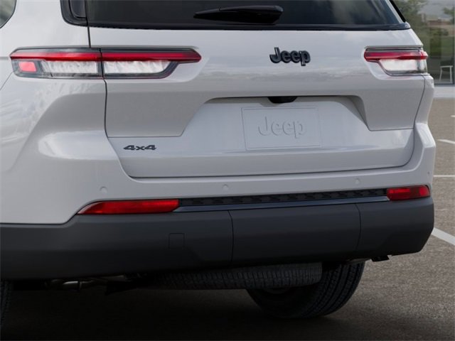 New 2025 Jeep Grand Cherokee L Altitude image 13