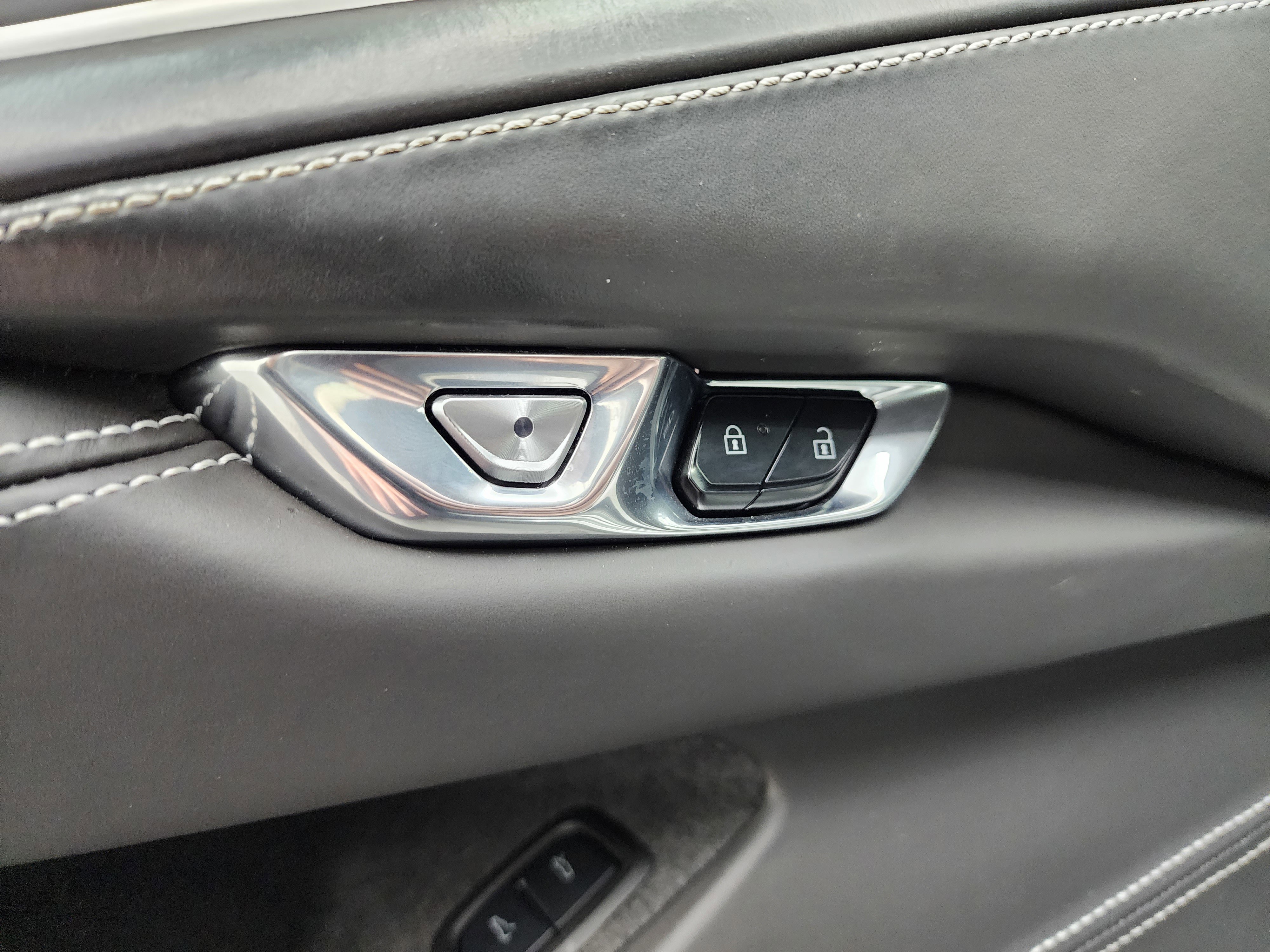 Used 2022 Chevrolet Corvette Stingray Premium Conv w/ Z51 Performance Package image 35