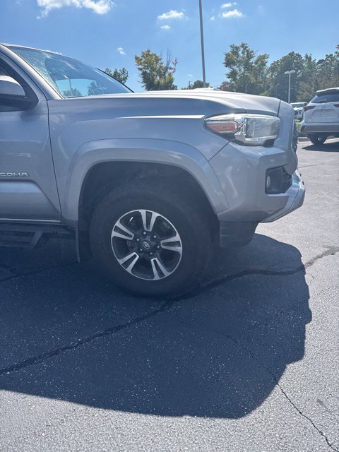 Used 2019 Toyota Tacoma TRD Sport RWD image 5