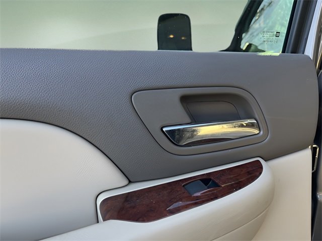 Used 2014 Chevrolet Silverado 2500 LTZ w/ LTZ Plus Package image 27