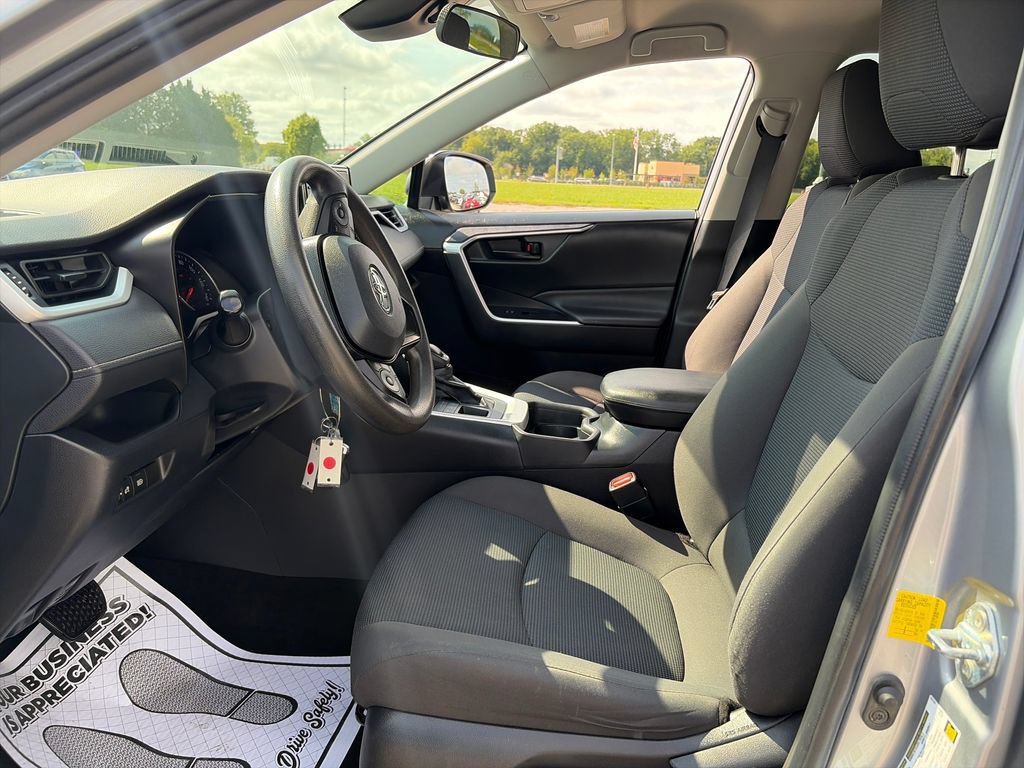 Used 2020 Toyota RAV4 LE w/ All Weather Liner Package AWD/4WD image 15