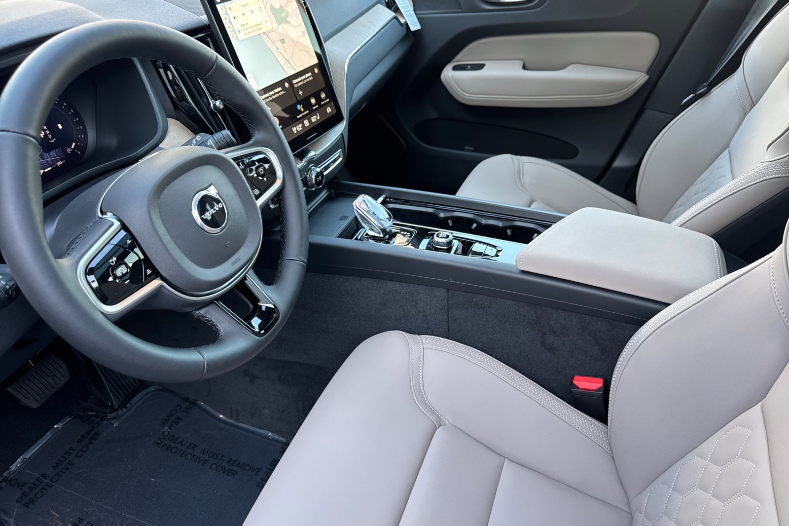 New 2026 Volvo XC60 B5 Plus w/ Climate Package AWD/4WD image 8