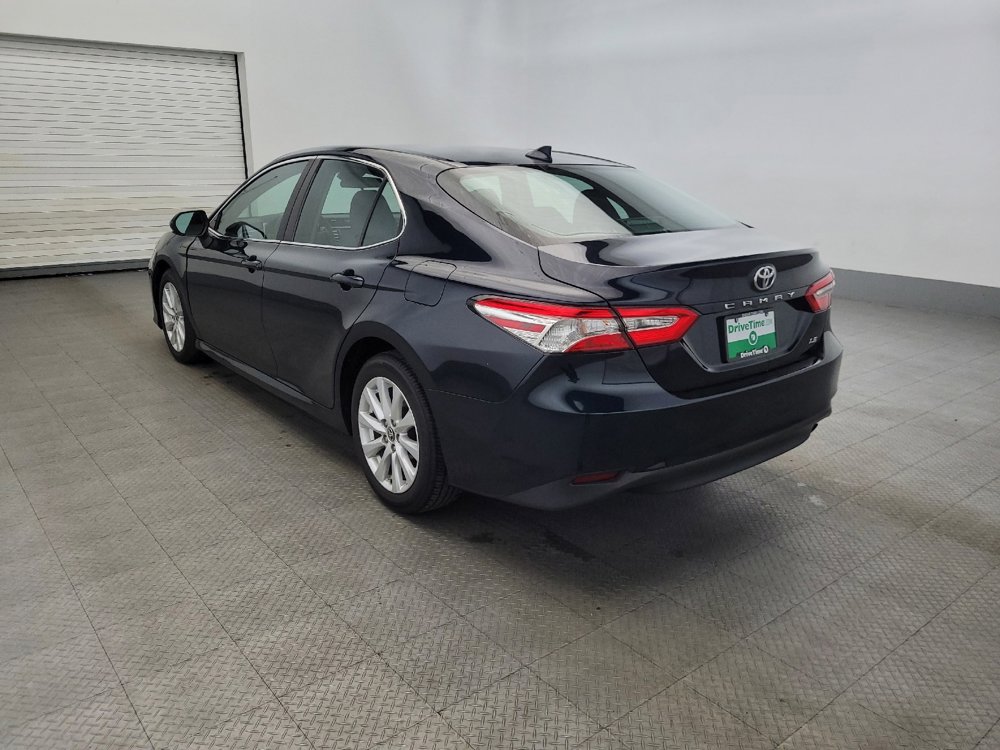 Used 2020 Toyota Camry LE image 5