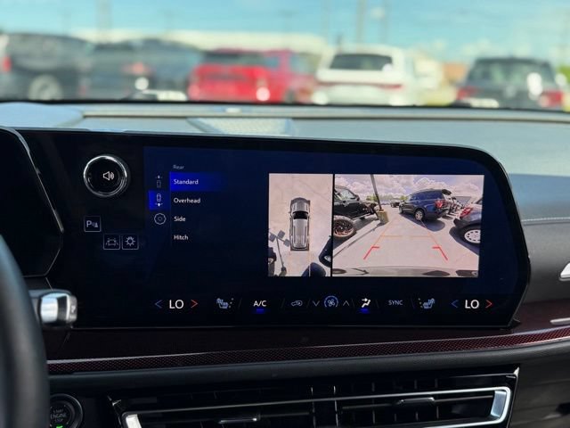 Used 2024 Chevrolet Traverse Z71 w/ Enhanced Driving Package AWD/4WD image 4