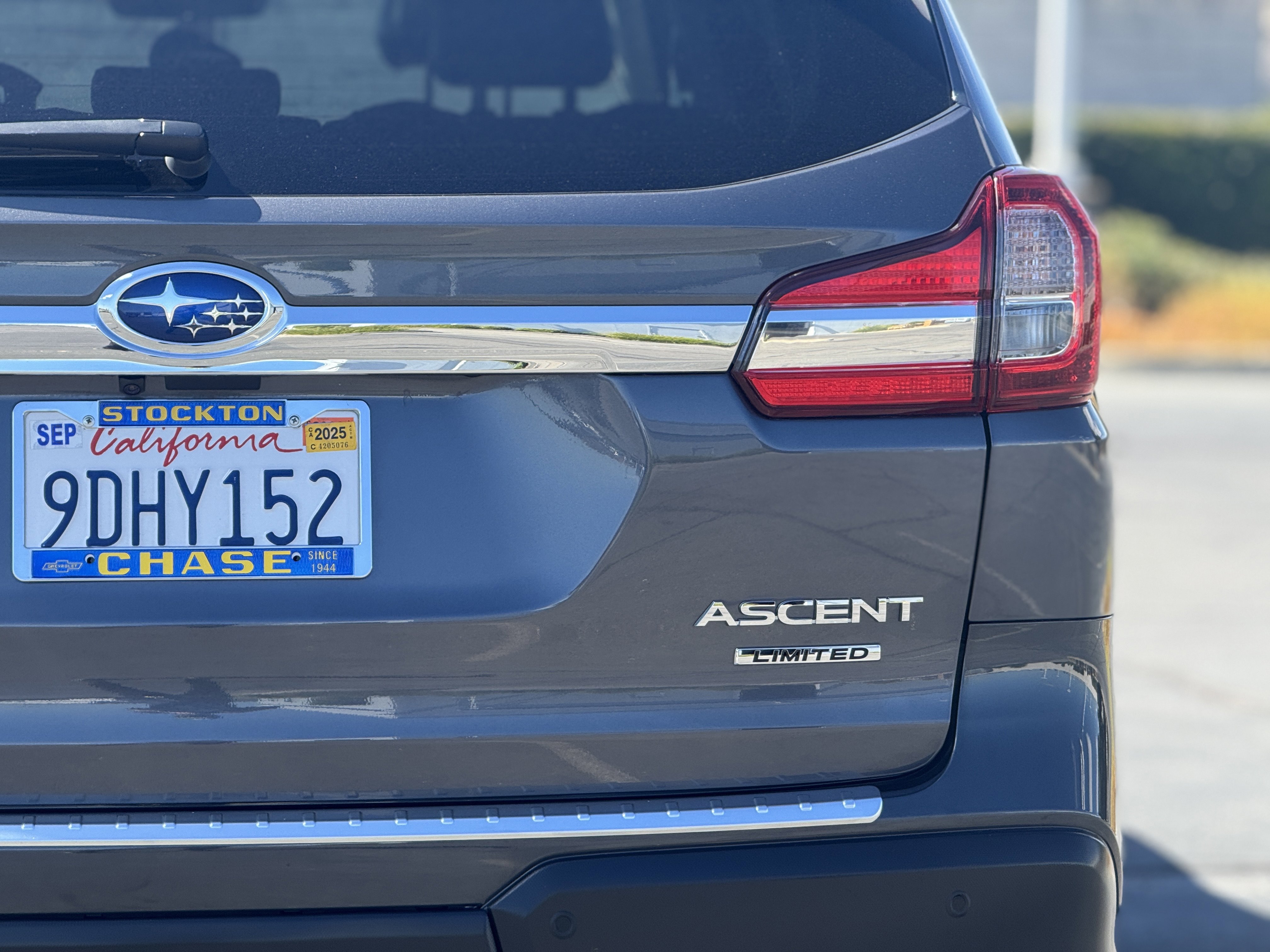 Used 2022 Subaru Ascent Limited w/ Technology Package image 7