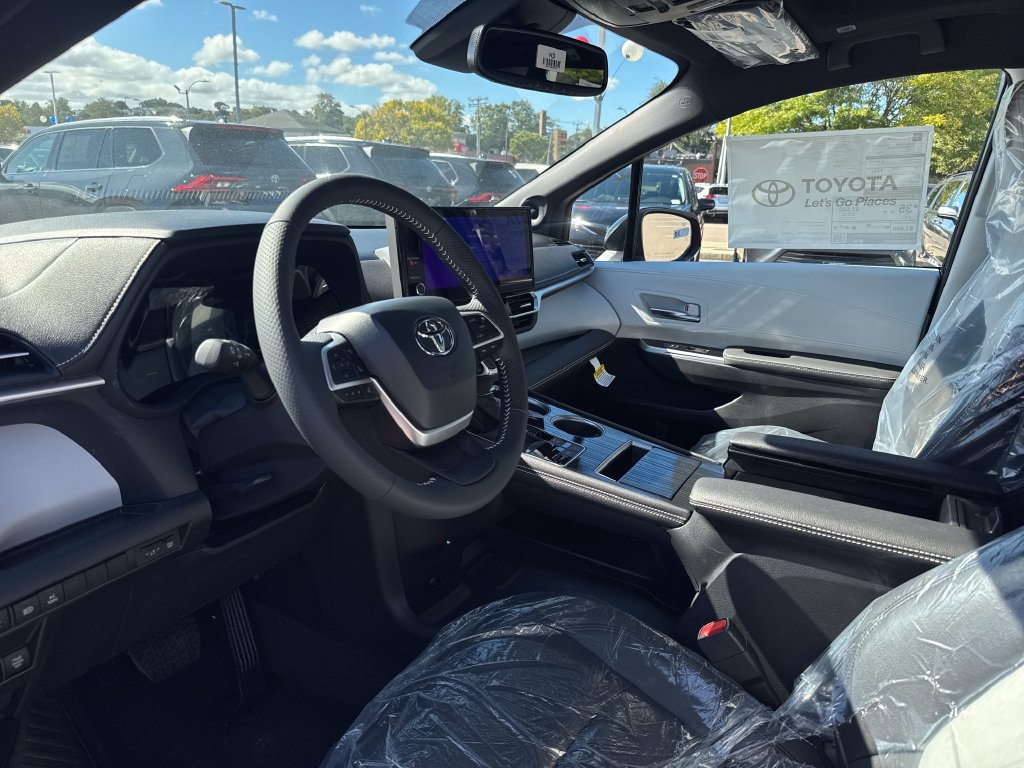 New 2026 Toyota Sienna XSE AWD/4WD image 13