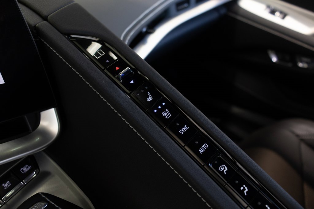 Used 2025 Chevrolet Corvette Stingray Preferred Cpe w/ 2LT image 30