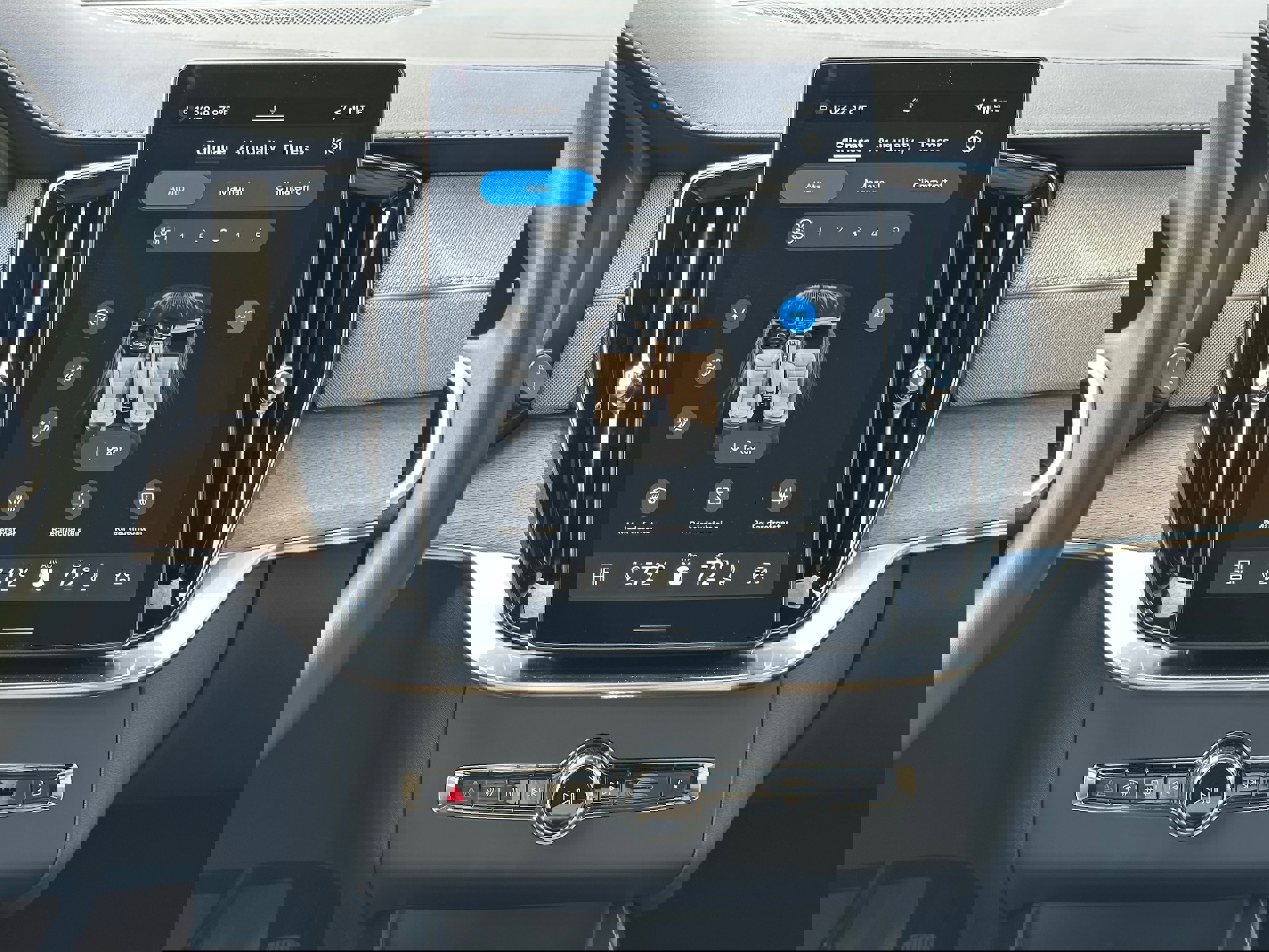 New 2026 Volvo XC90 B6 Plus w/ Protection Package Premier image 13