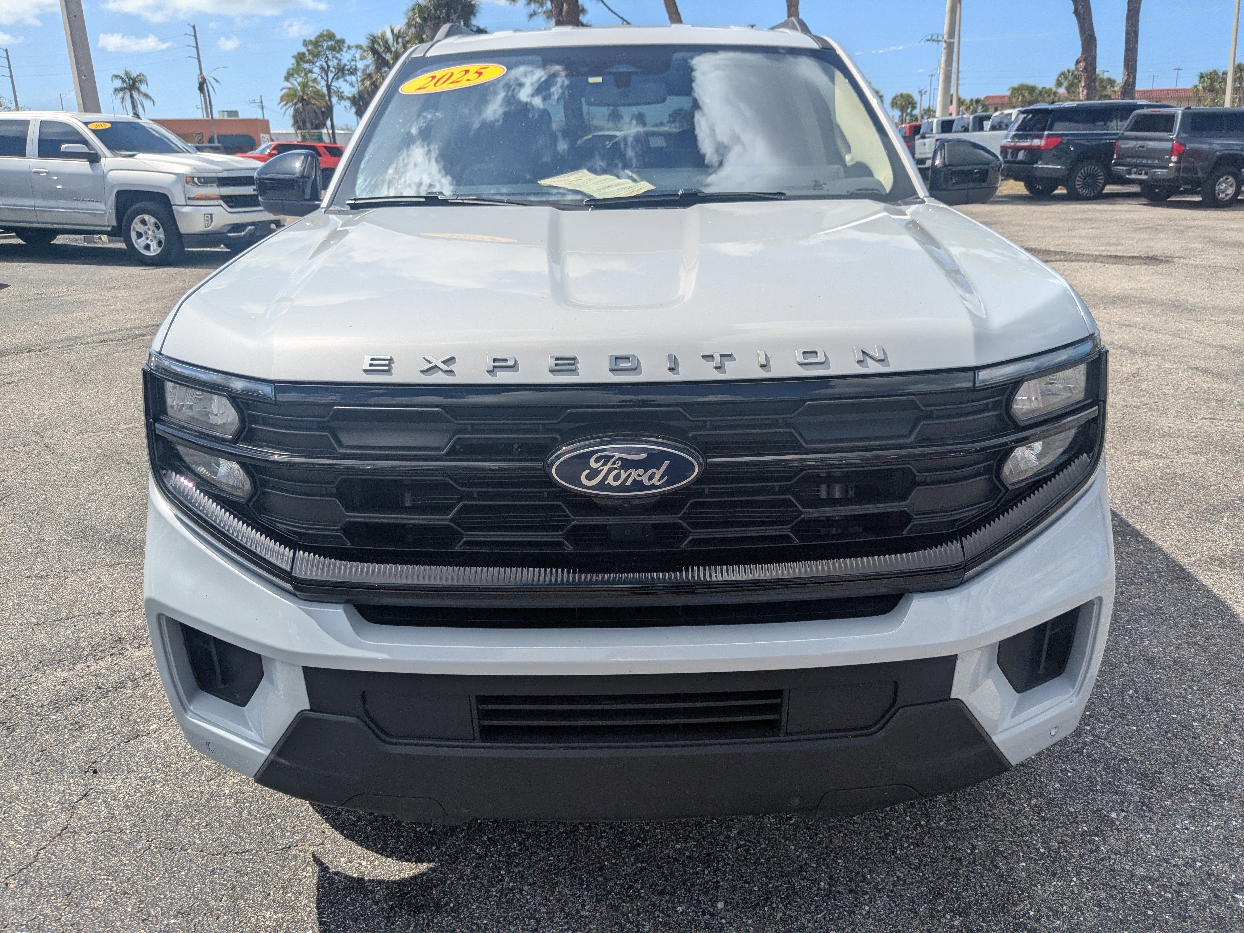 Used 2025 Ford Expedition Active image 9