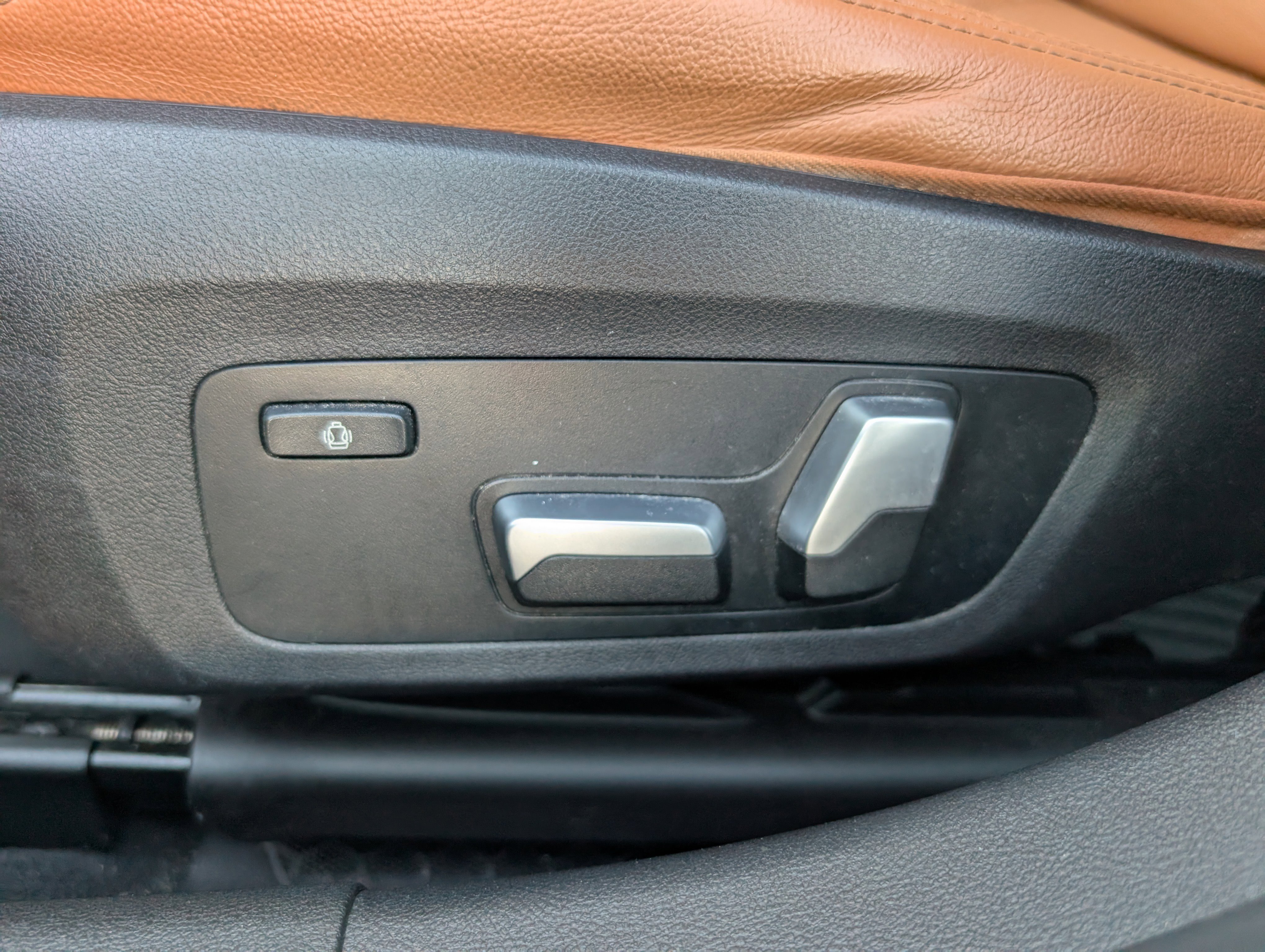 Used 2021 BMW 330e image 15