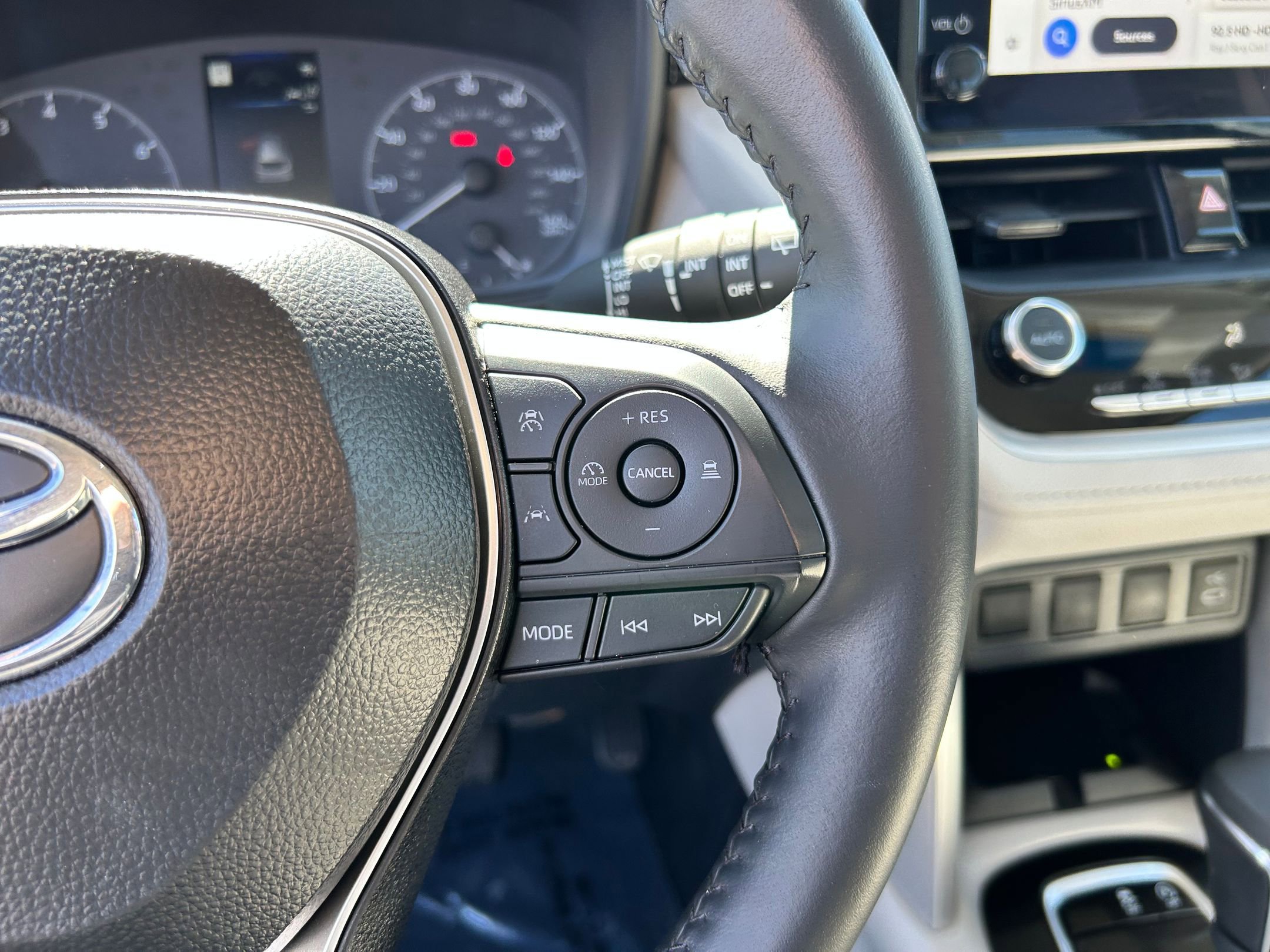 Certified 2025 Toyota Corolla Cross LE image 13