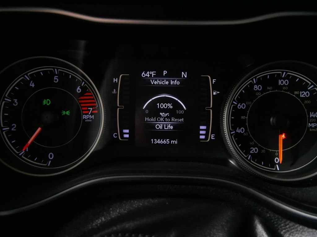 Used 2020 Jeep Cherokee Latitude Plus AWD/4WD image 31