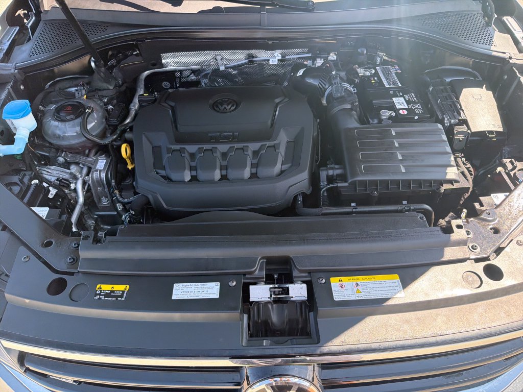 Certified 2023 Volkswagen Tiguan SE R-Line AWD/4WD image 29