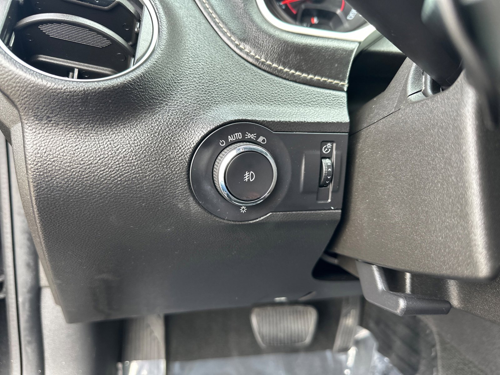 Used 2015 Chevrolet Camaro LT w/ 1LT Preferred Package image 22