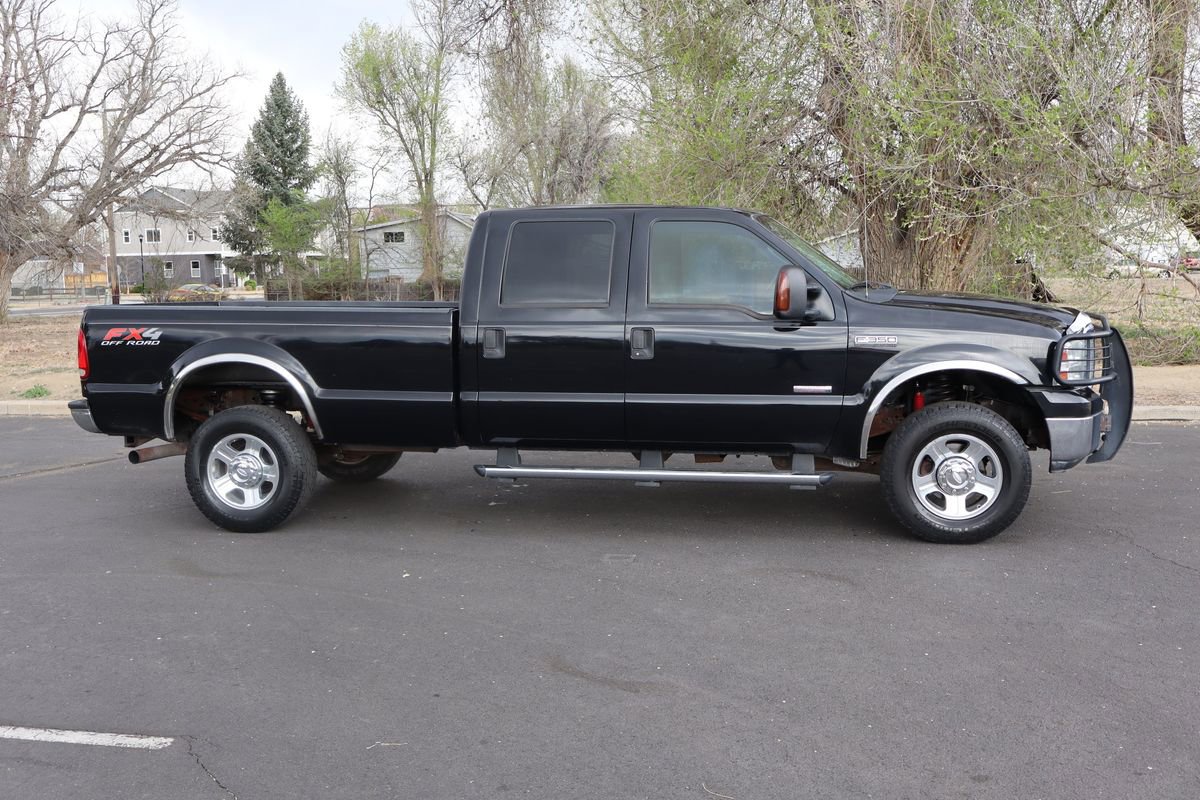 Used 2005 Ford F350 Lariat image 3