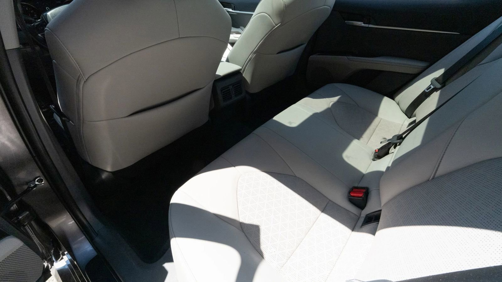 Used 2023 Toyota Camry XSE FWD image 22