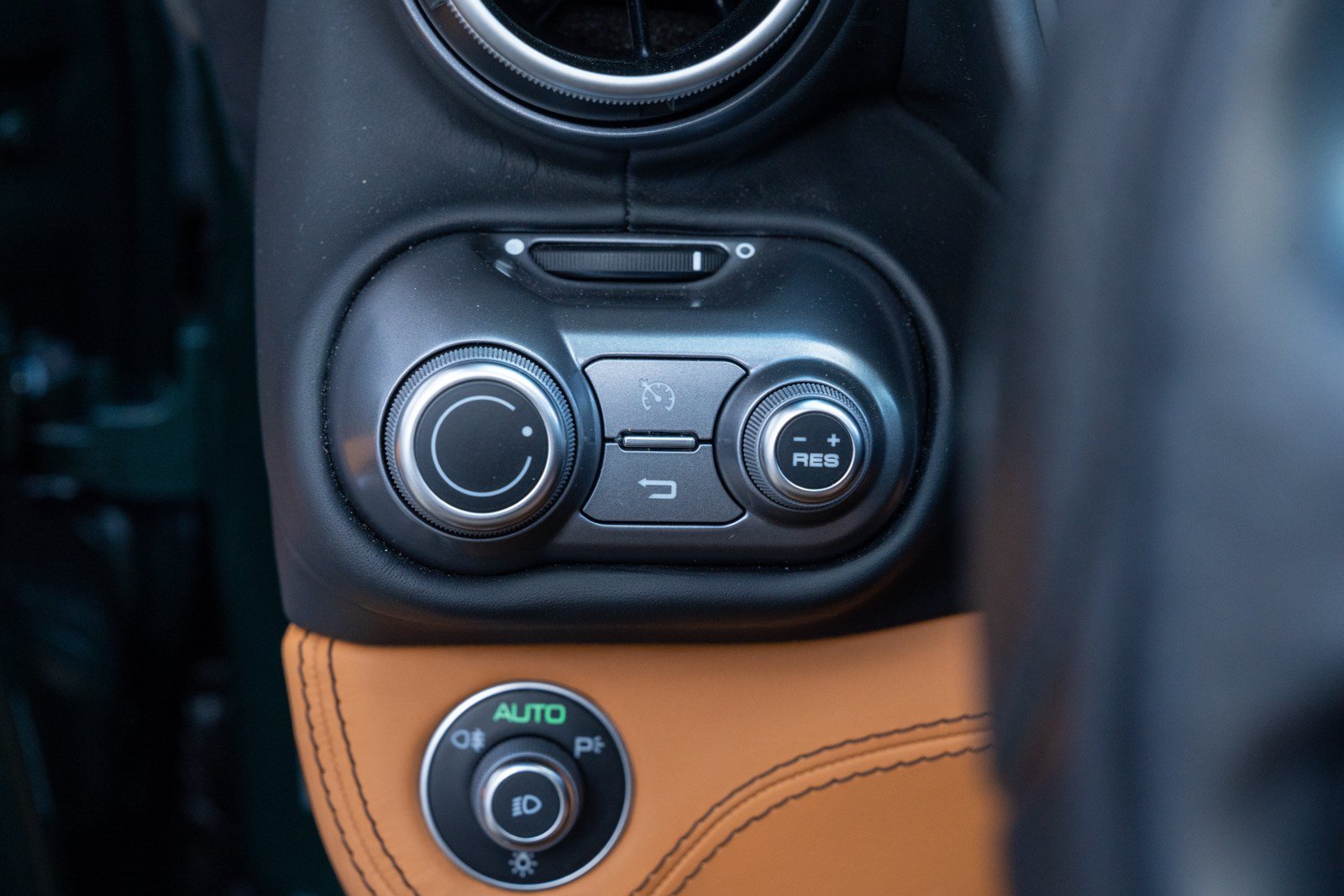 Used 2019 Ferrari Portofino RWD image 34