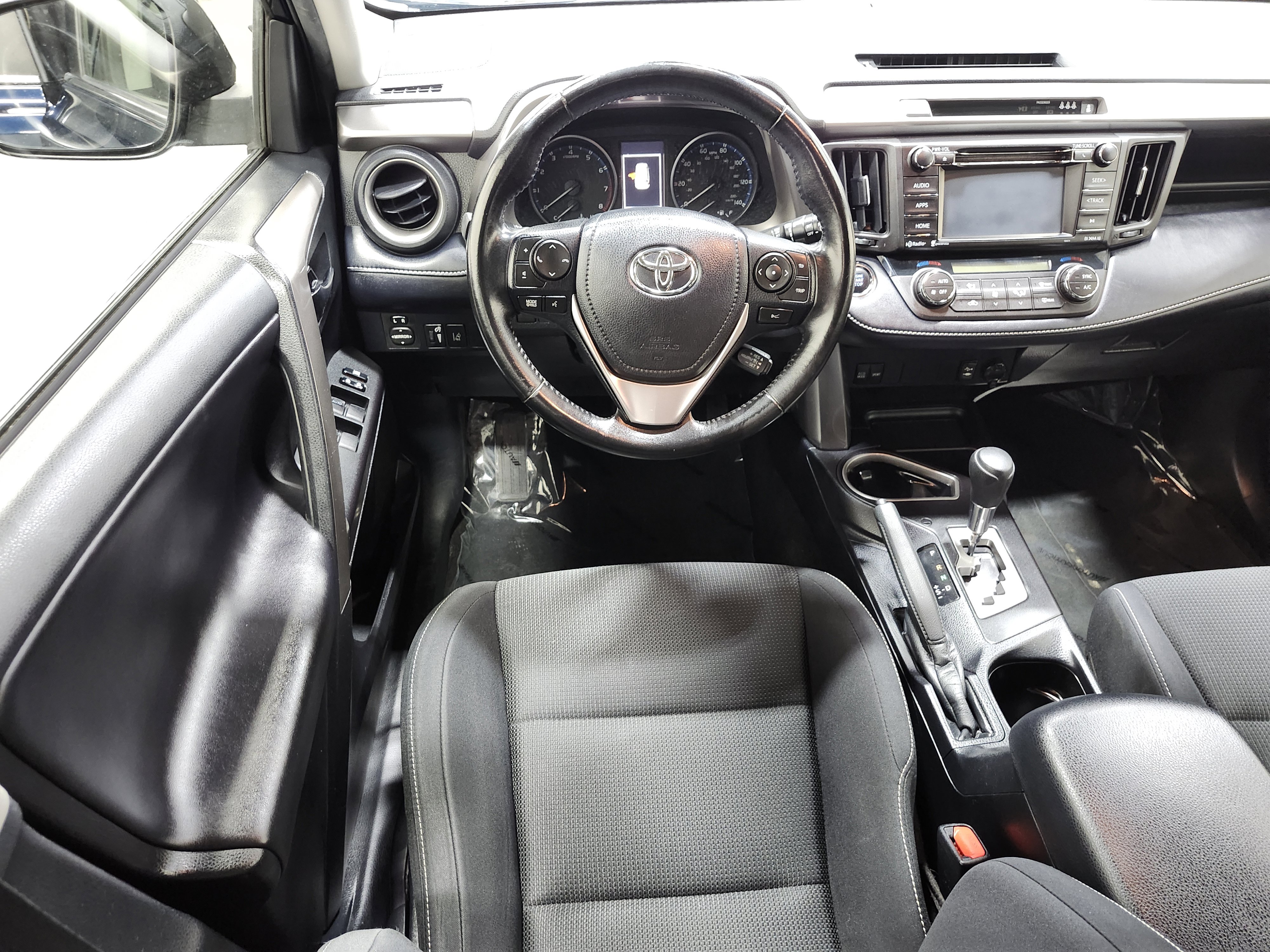 Used 2018 Toyota RAV4 XLE w/ Plus Extra Value Package image 26