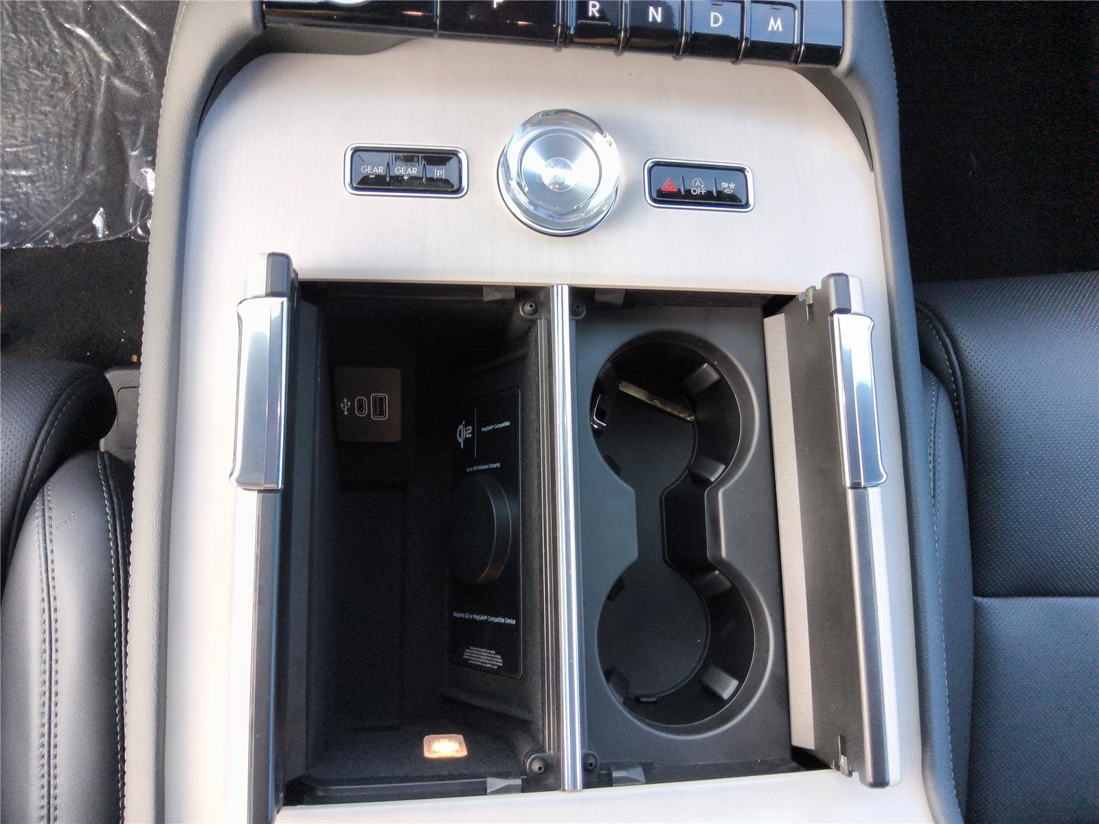 New 2027 Lincoln Navigator Reserve w/ Jet Appearance Package AWD/4WD image 18