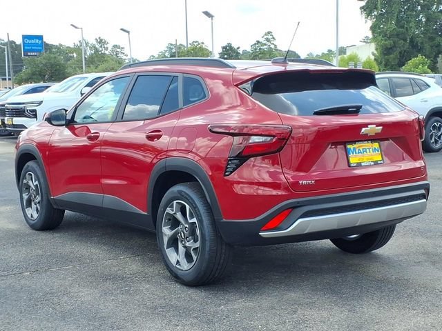 New 2026 Chevrolet Trax LT w/ Sunroof Package FWD image 7