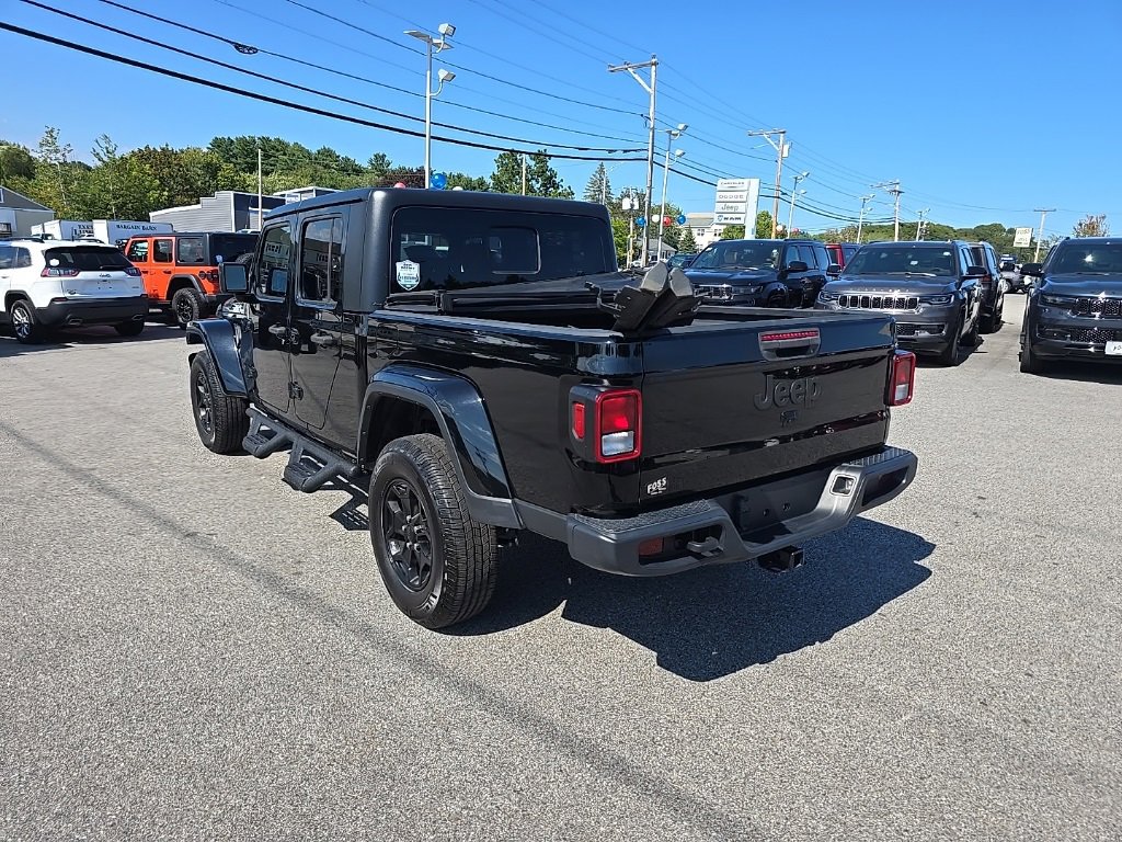 Certified 2022 Jeep Gladiator Willys image 5