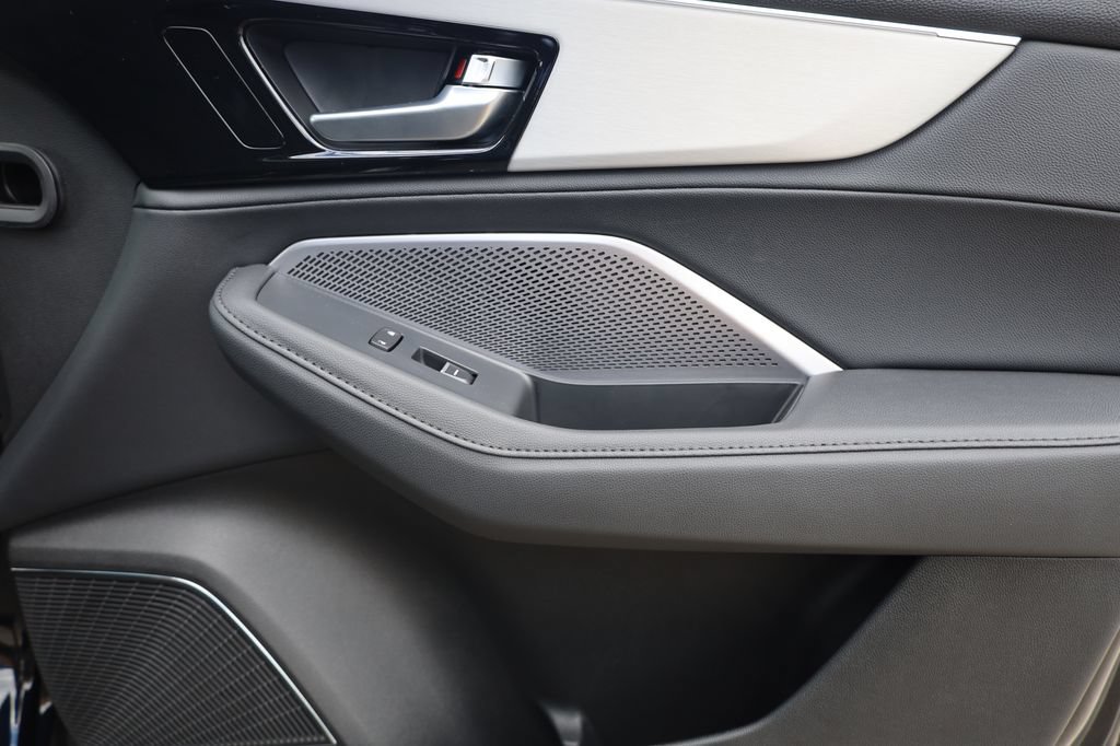 New 2026 Acura MDX SH-AWD image 36
