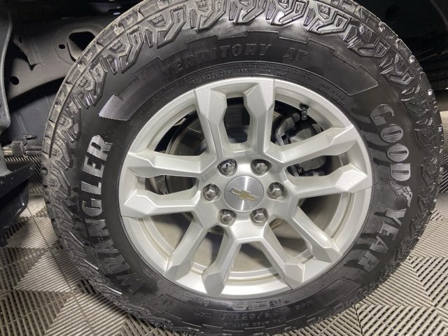 Used 2024 Chevrolet Silverado 1500 LT w/ Z71 Off-Road Package image 25