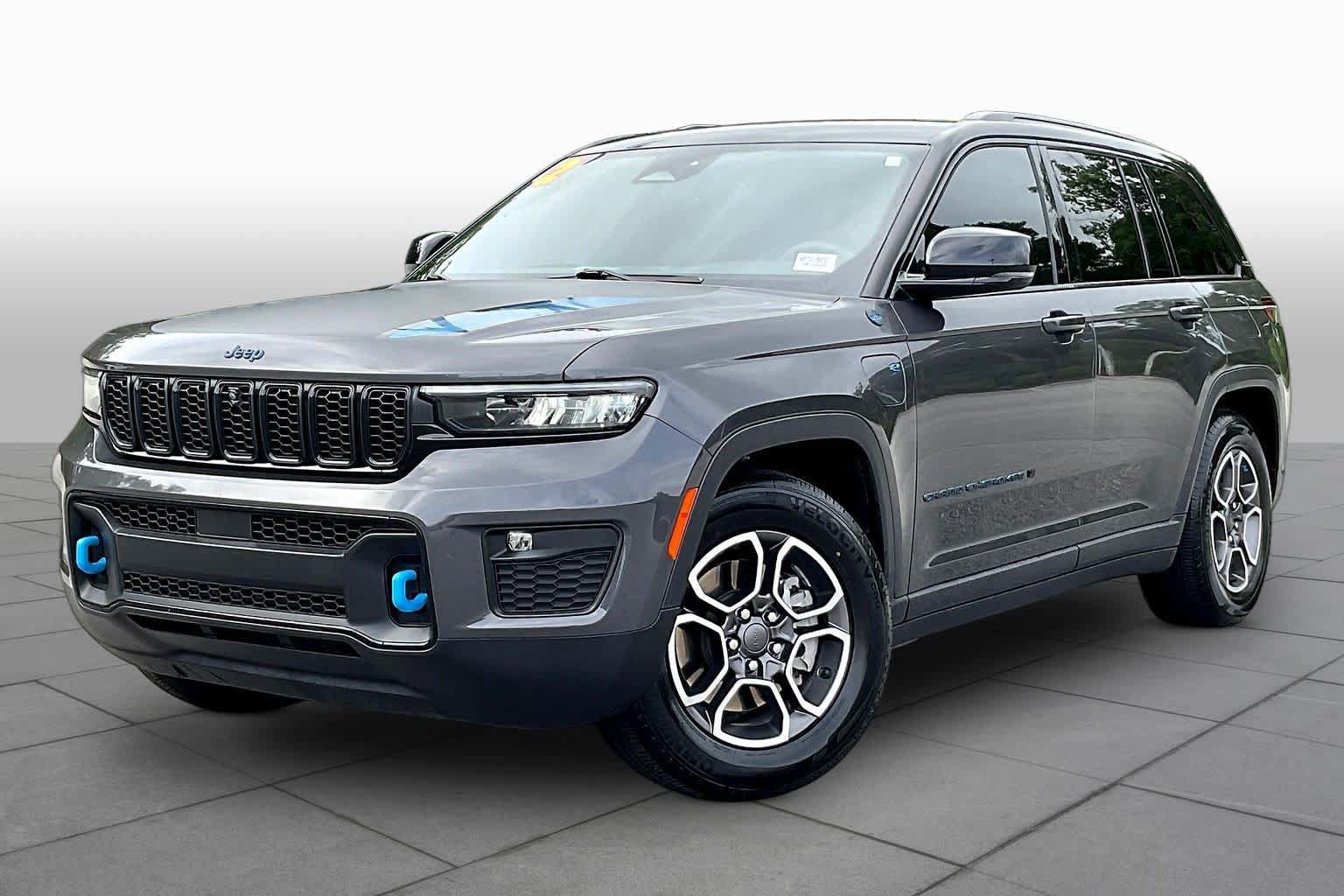 Used 2022 Jeep Grand Cherokee Trailhawk AWD/4WD image 2