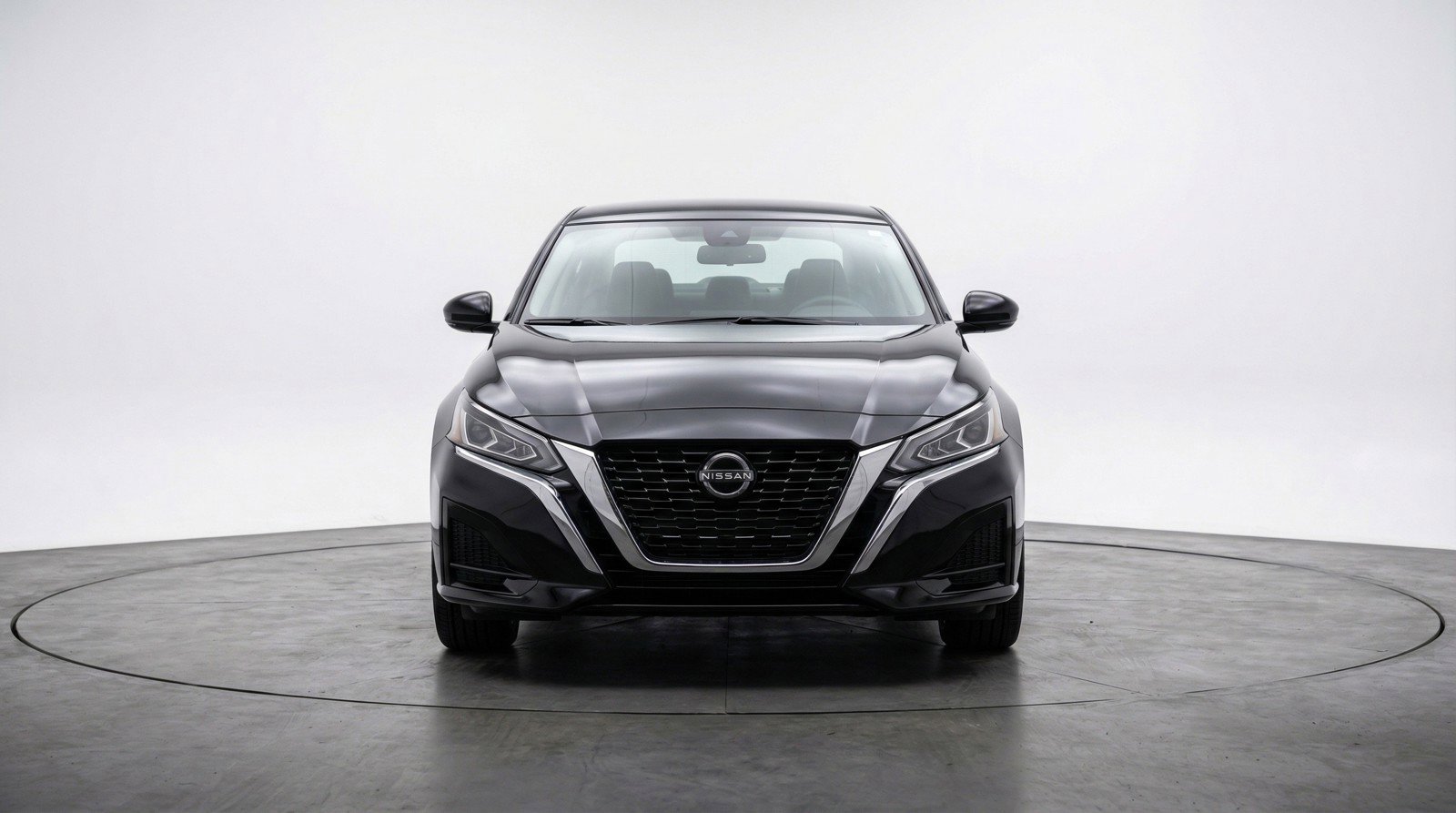 Used 2025 Nissan Altima 2.5 SV image 2