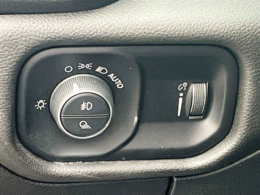 Used 2021 RAM 1500 Big Horn image 10