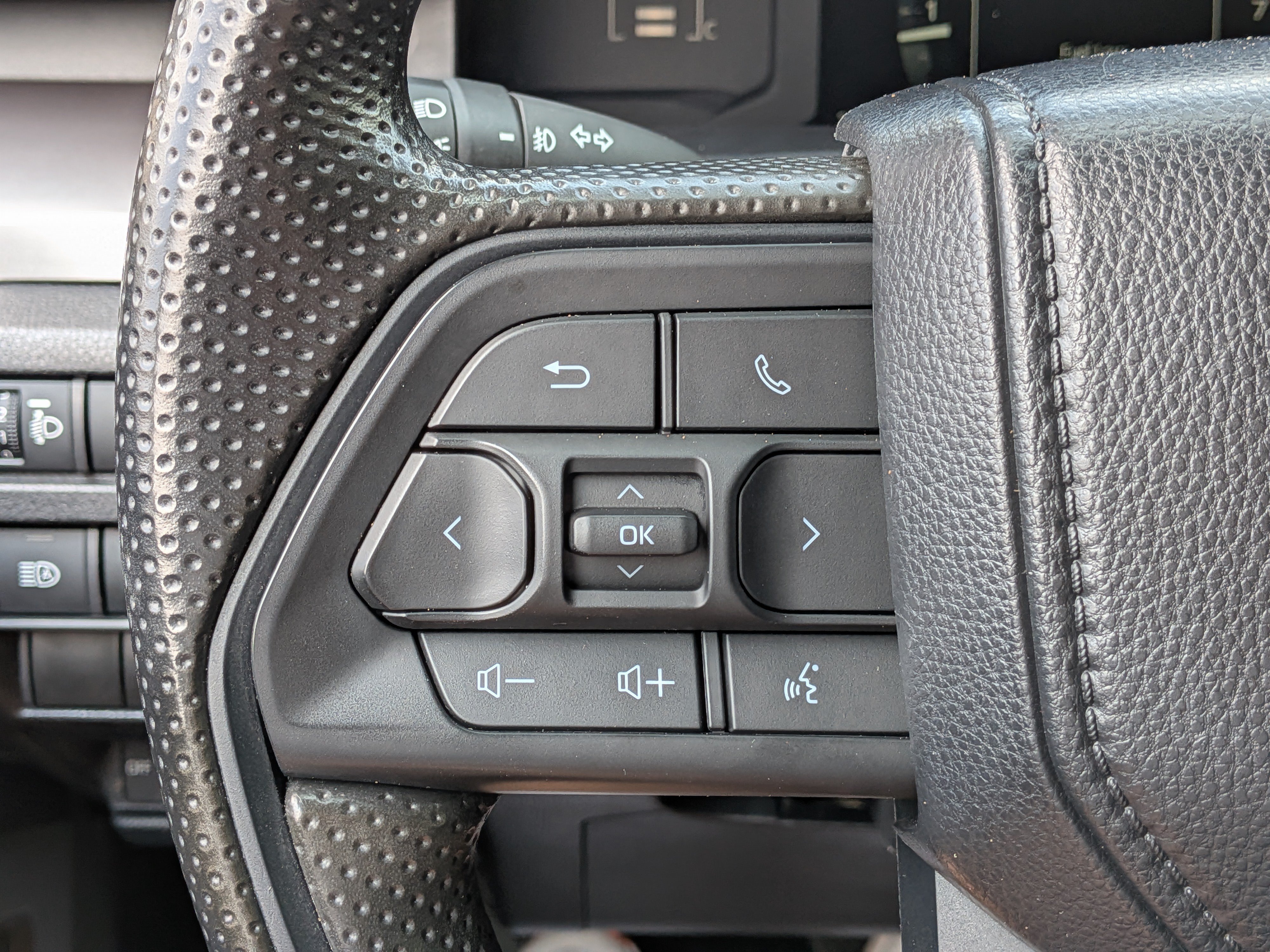 Used 2024 Toyota Tacoma SR5 AWD/4WD image 24