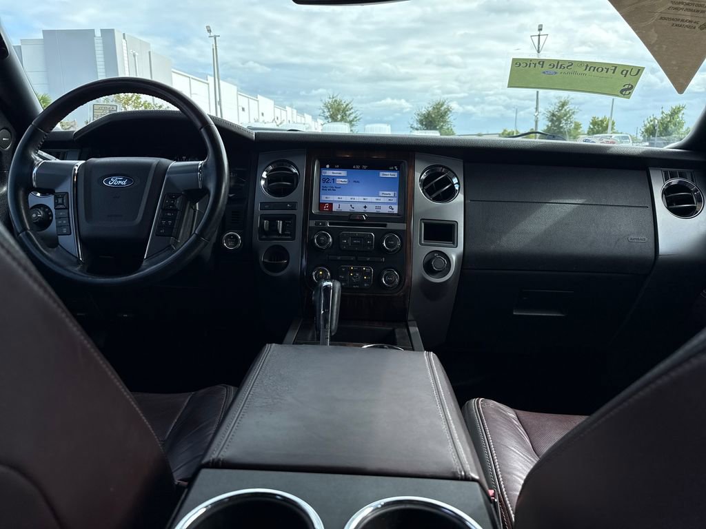 Used 2017 Ford Expedition Platinum RWD image 5