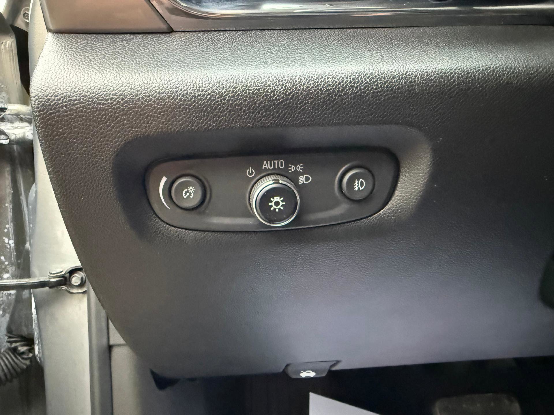 Certified 2018 Chevrolet Traverse LT w/ LPO, Floor Liner Package image 16