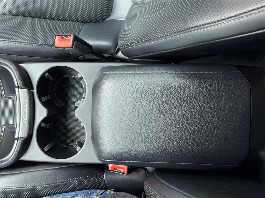 Used 2024 Porsche Macan image 35