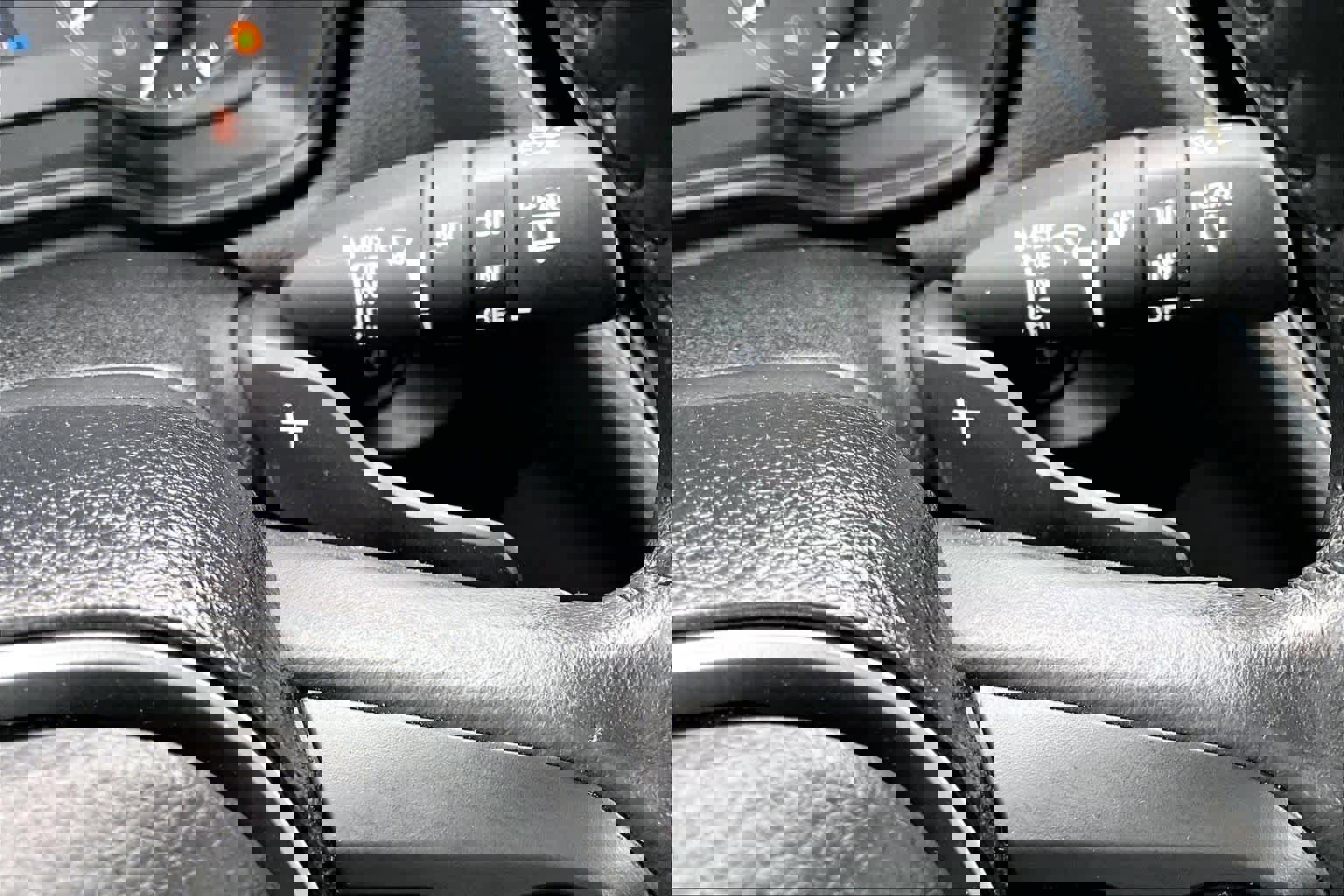 Certified 2024 Toyota Corolla Cross SE image 35